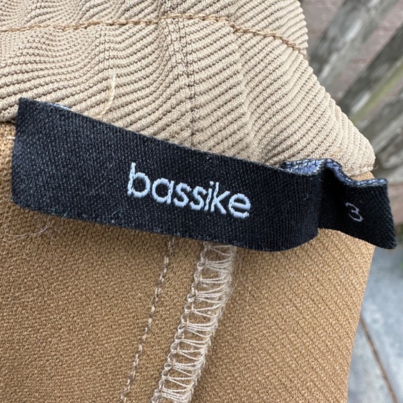 Bassike Stretch Twill Tapered pant - Light tan - Picture 6 of 10